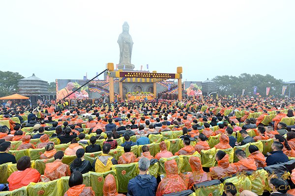 第十五届普陀山南海观音文化节开幕式暨南海观音开光二十周年庆典隆重