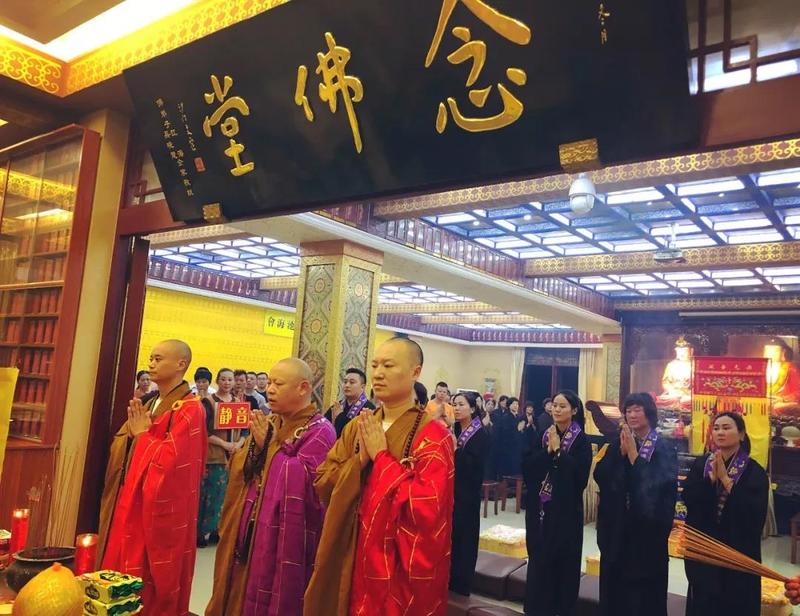 放焰口是佛教寺庙中经常举行的佛事活动,焰口是"饿鬼道中鬼王"的名字